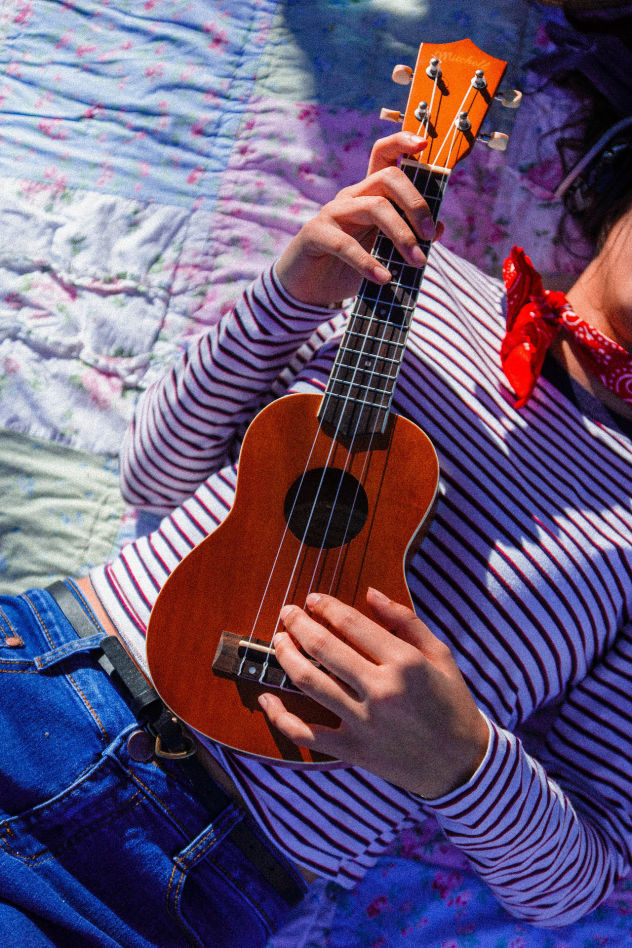 ukulele ukelele cursus beginners muzieklessen tilburg online skype pabo student docent mimakker cliniclown